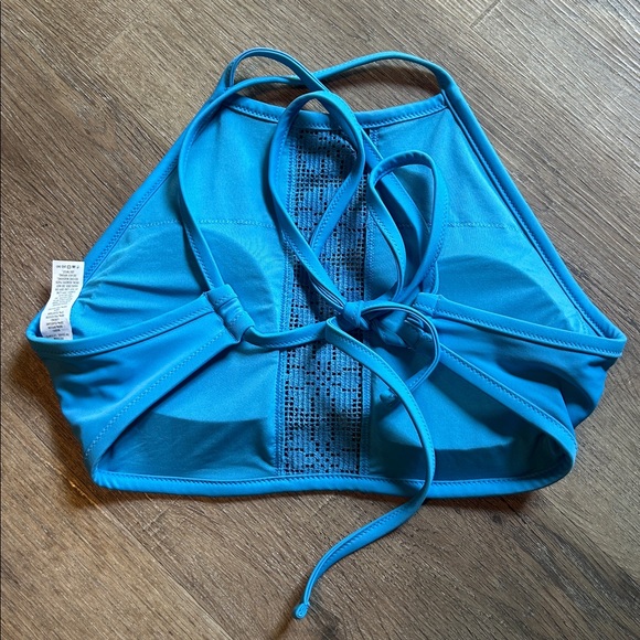 Aerie Blue Halter High Neck Bikini Top with Crochet Detail EUC - Picture 3 of 5